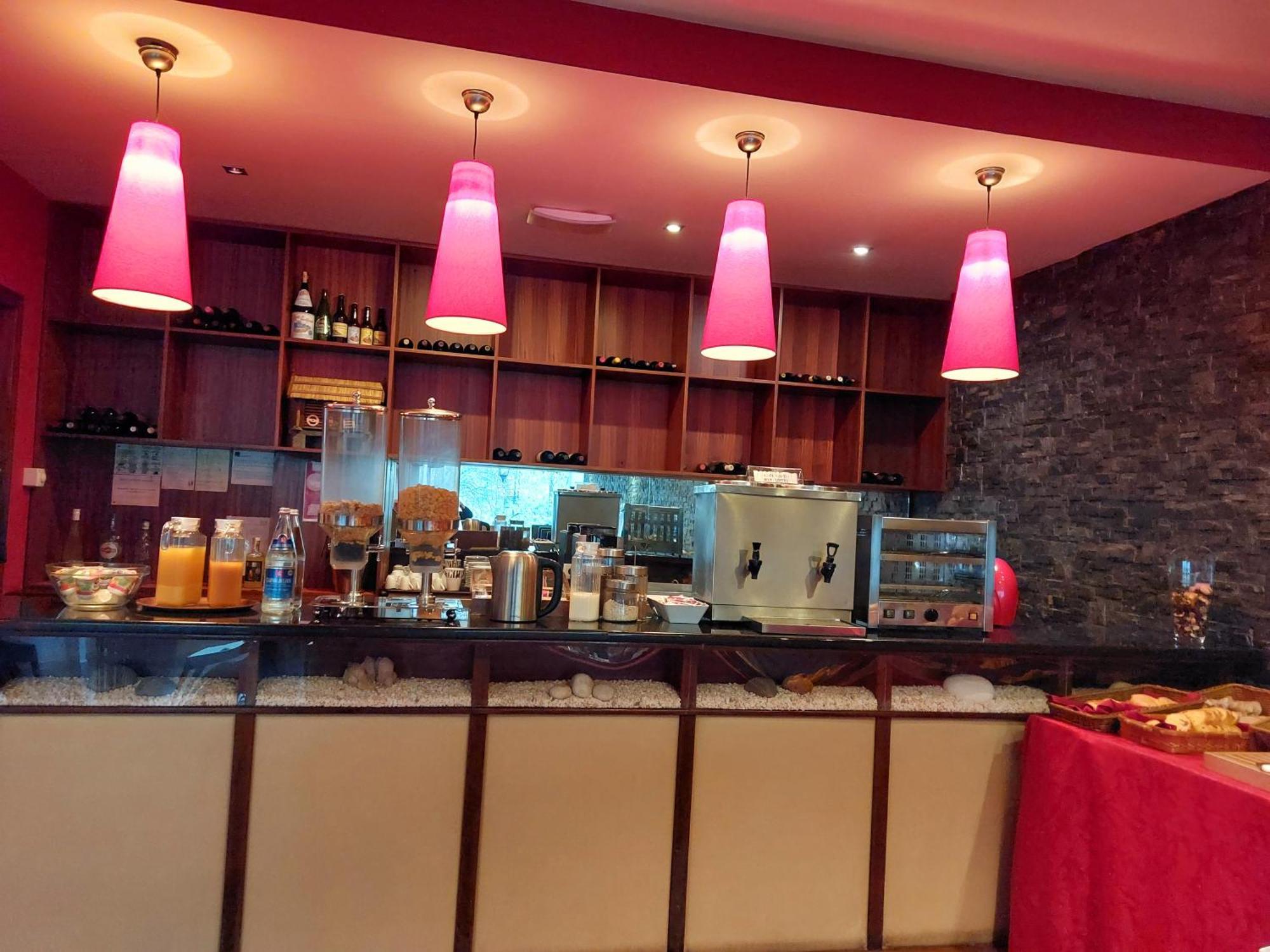 שאבס Petrus Hotel מראה חיצוני תמונה