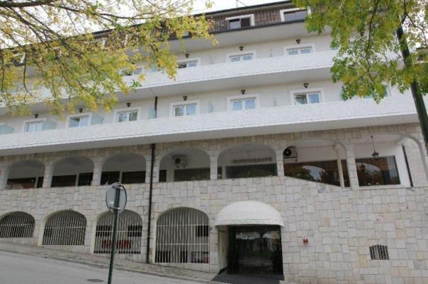 שאבס Petrus Hotel מראה חיצוני תמונה